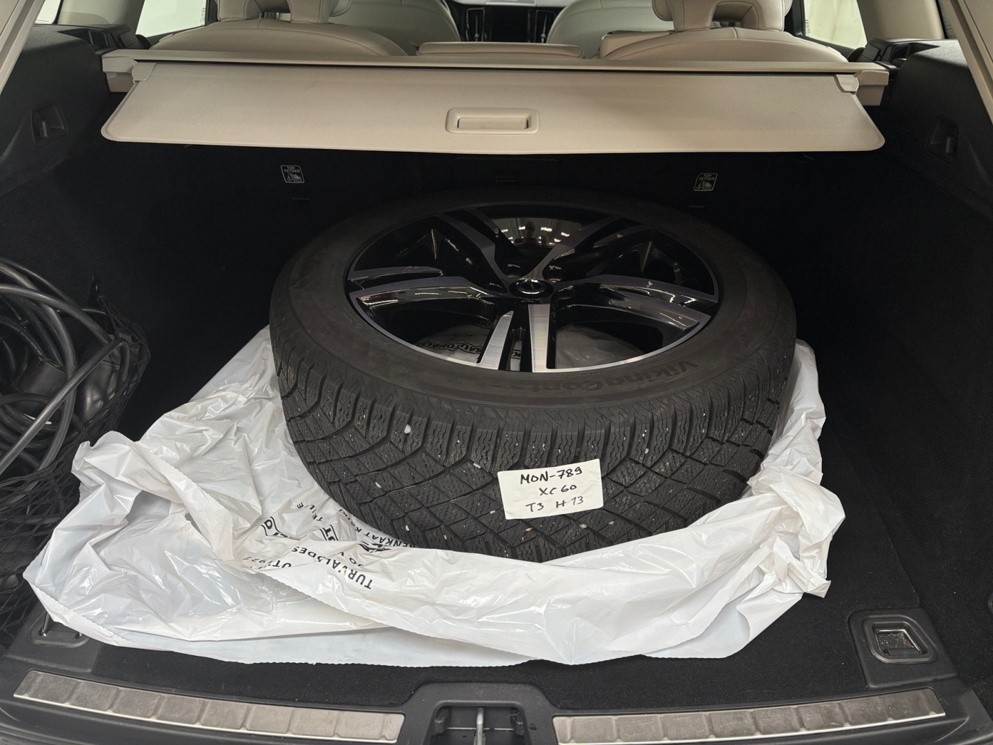 VOLVO XC60 2023