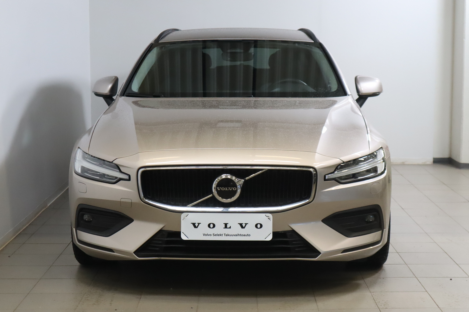 VOLVO V60 2023
