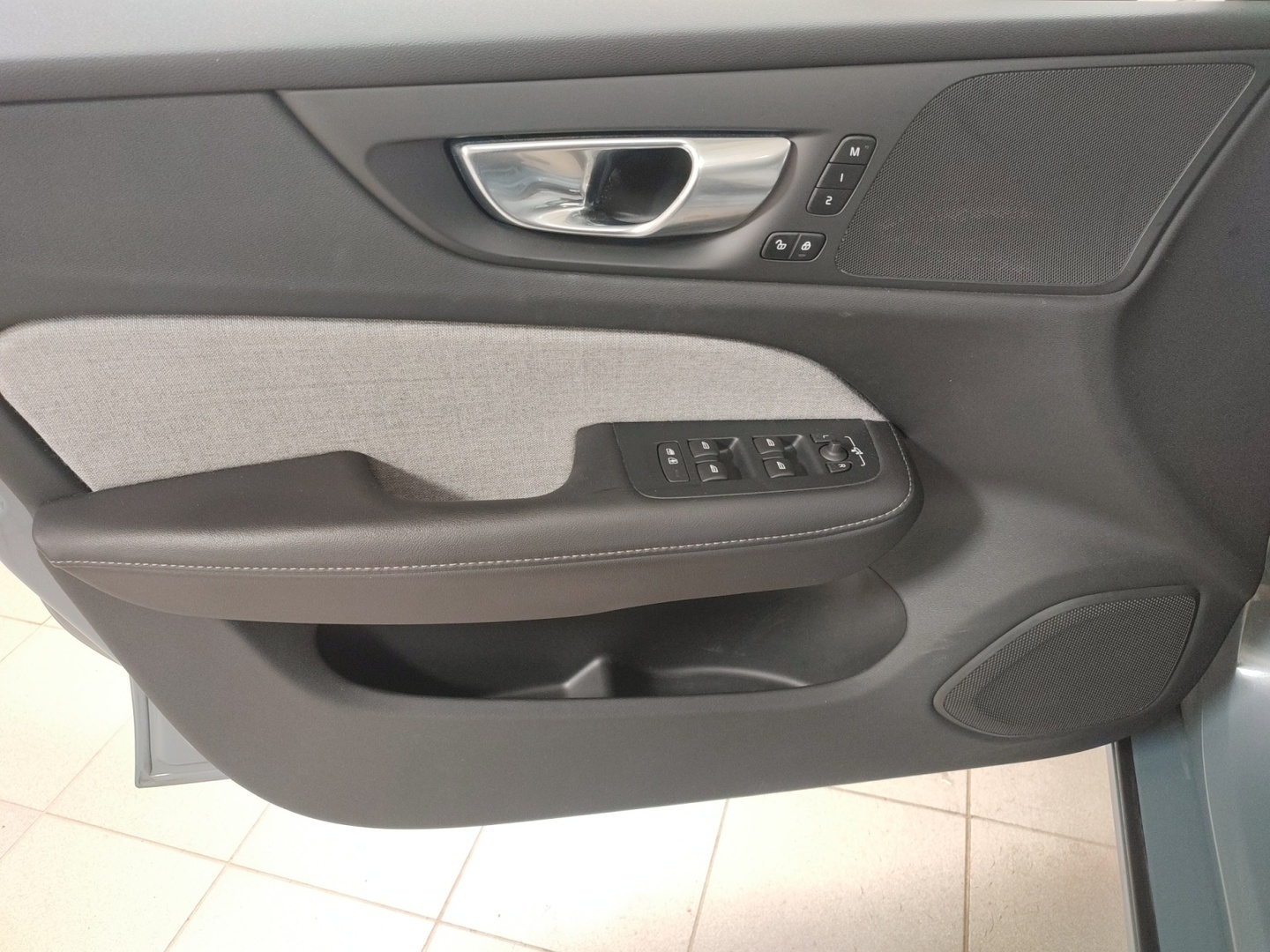 VOLVO V60 2023