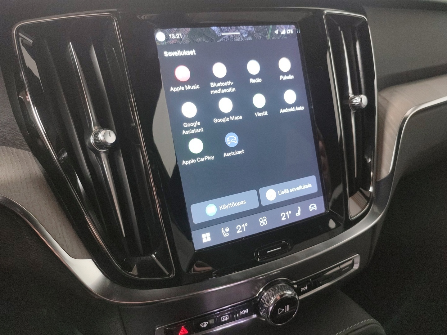 VOLVO V60 2023