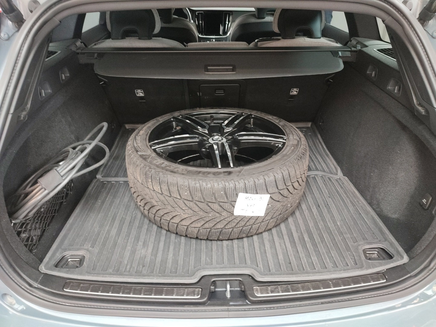 VOLVO V60 2023