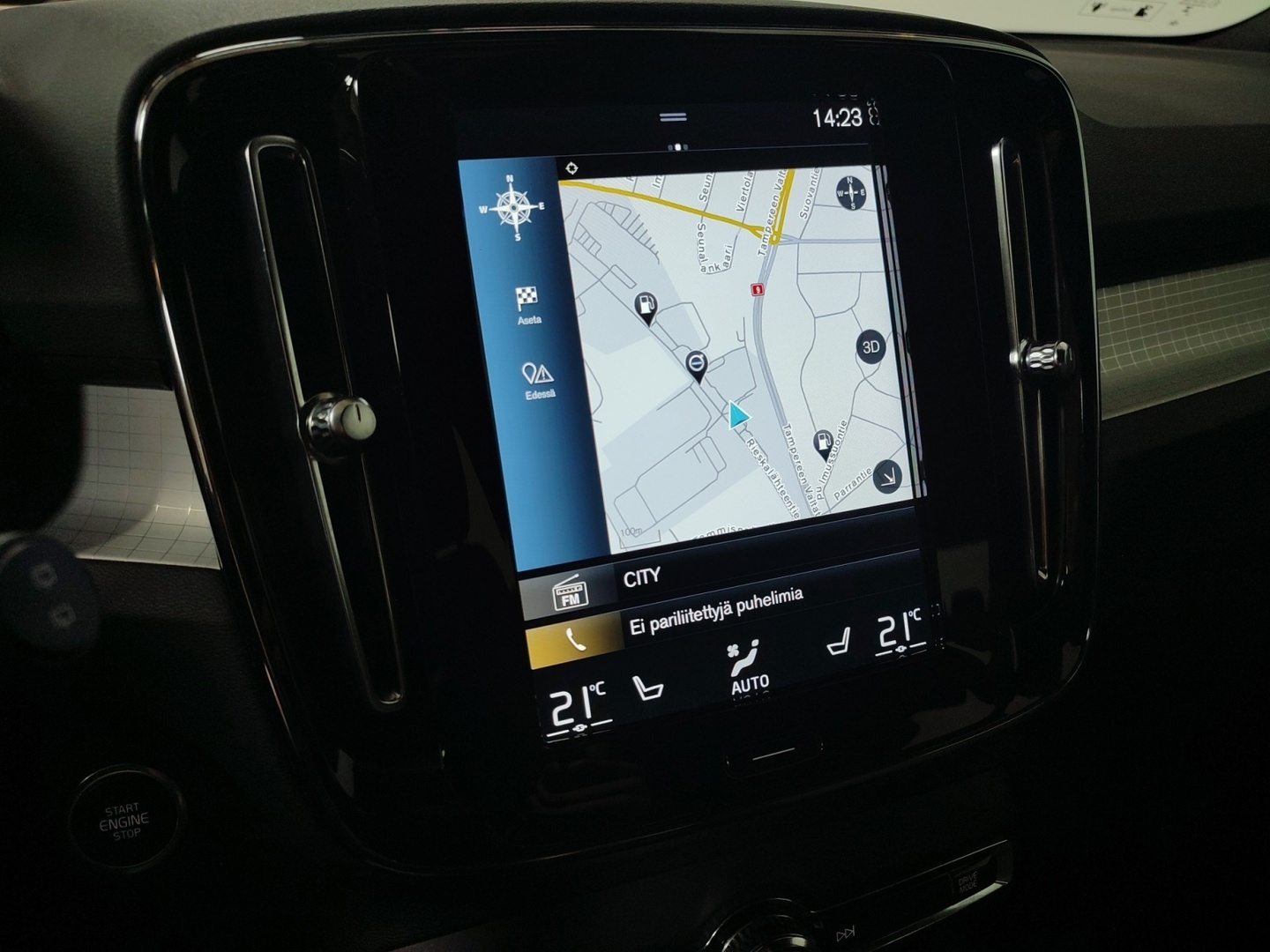 VOLVO XC40 2023