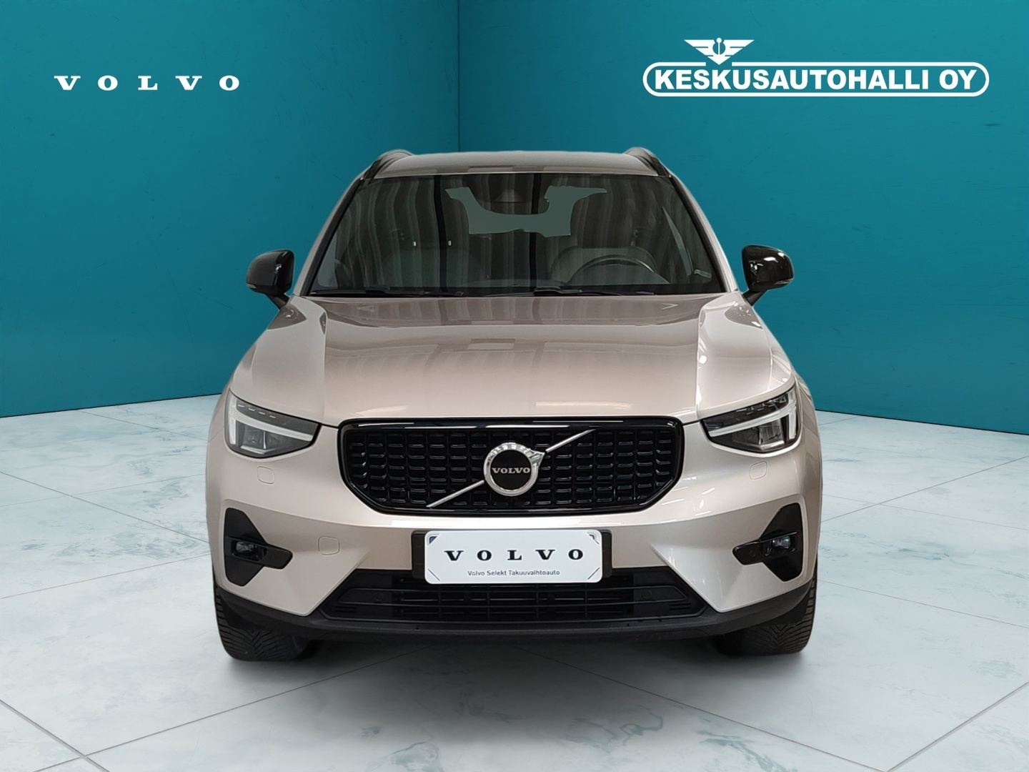 VOLVO XC40 2023