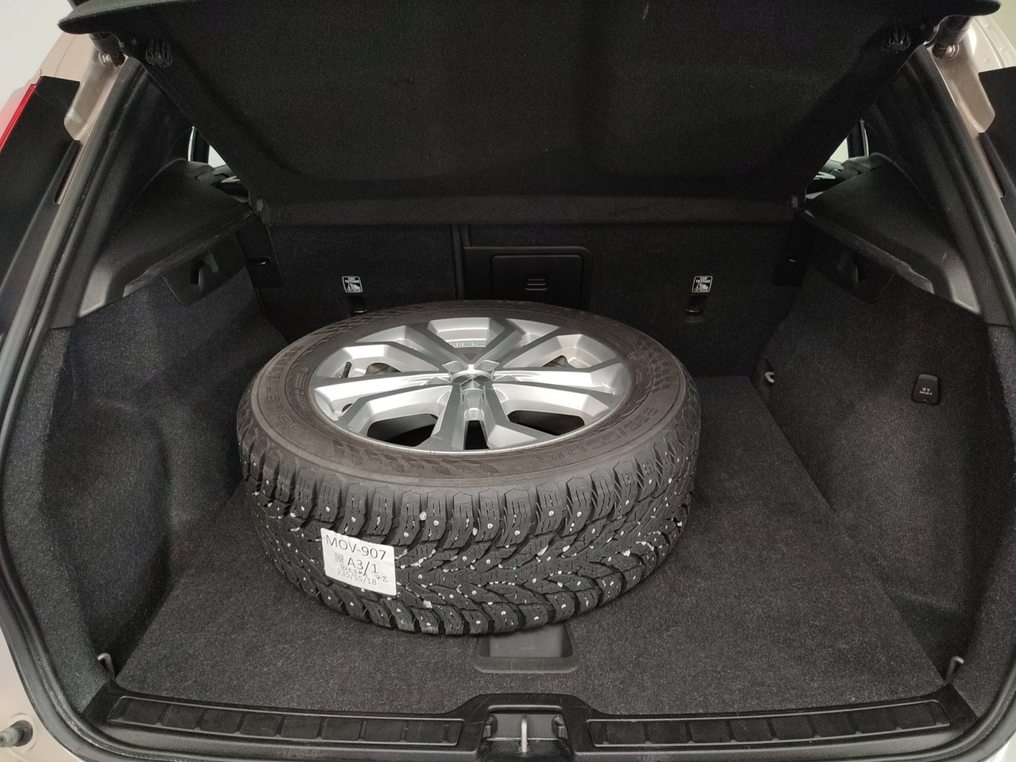 VOLVO XC40 2023
