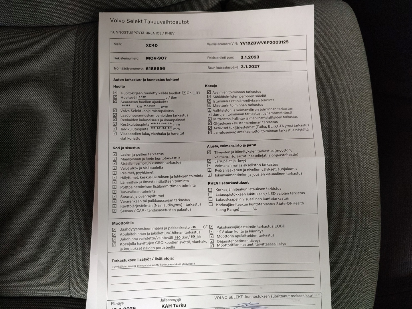 VOLVO XC40 2023