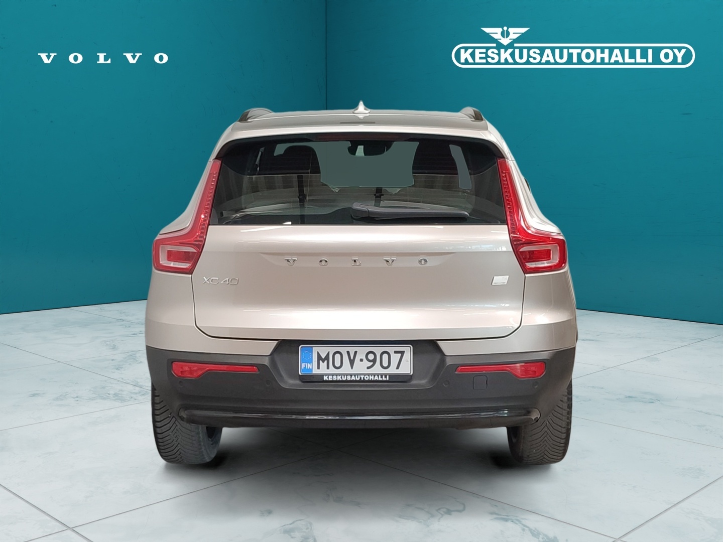 VOLVO XC40 2023