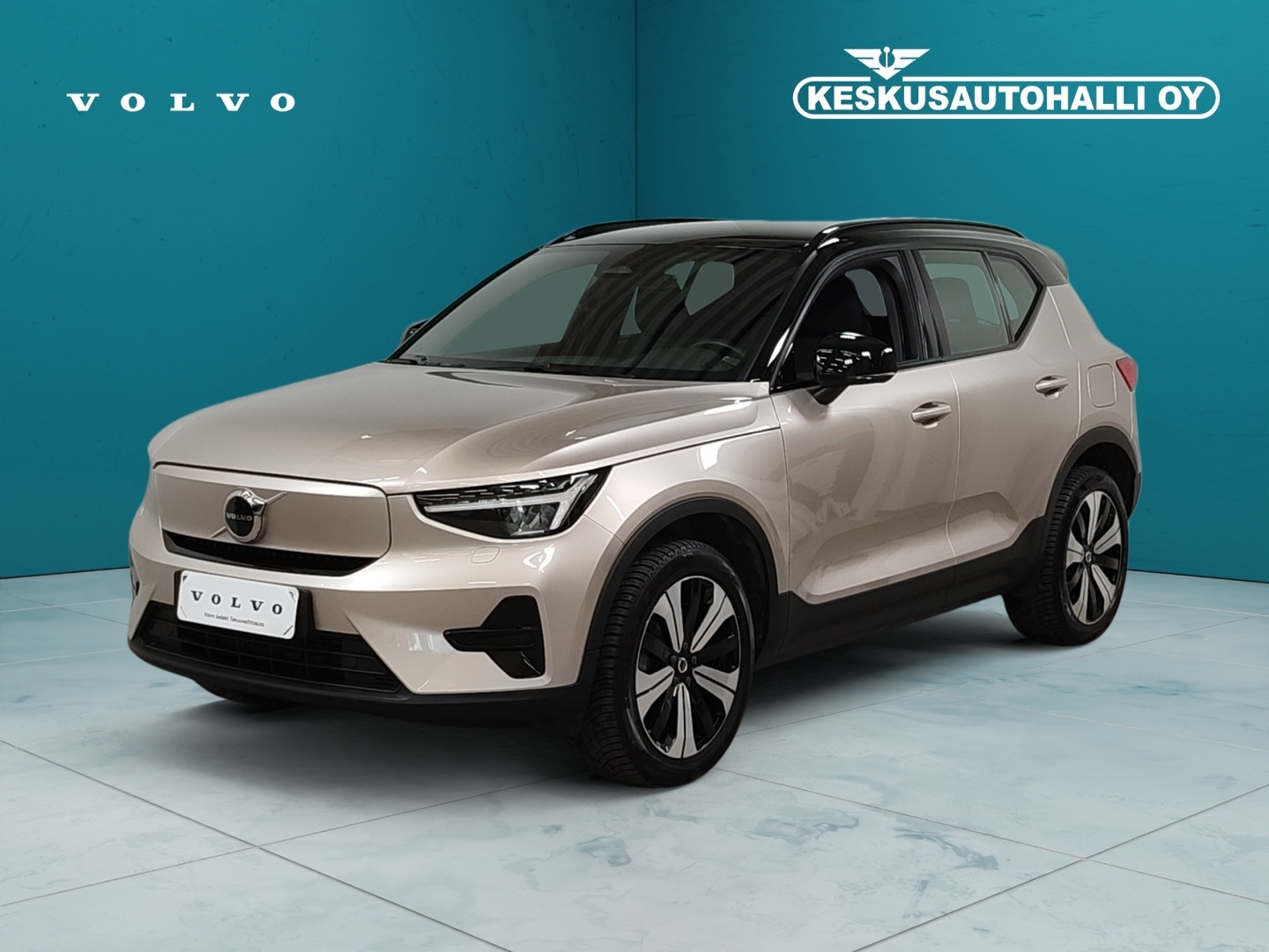 VOLVO XC40 2023