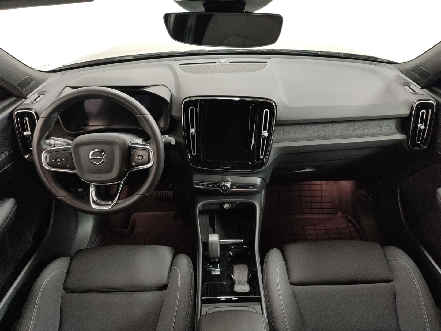 VOLVO XC40 2023