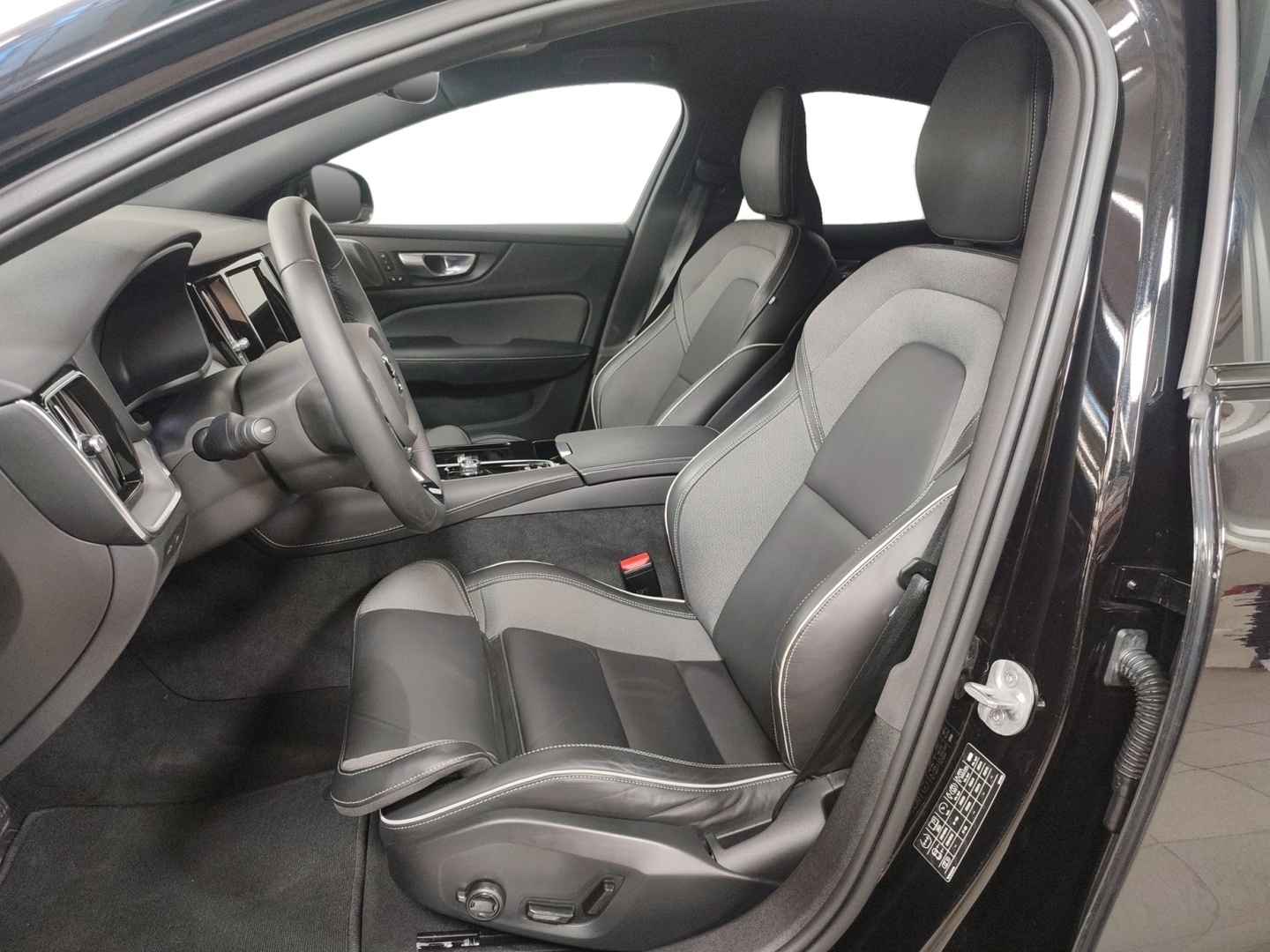 VOLVO S60 2024