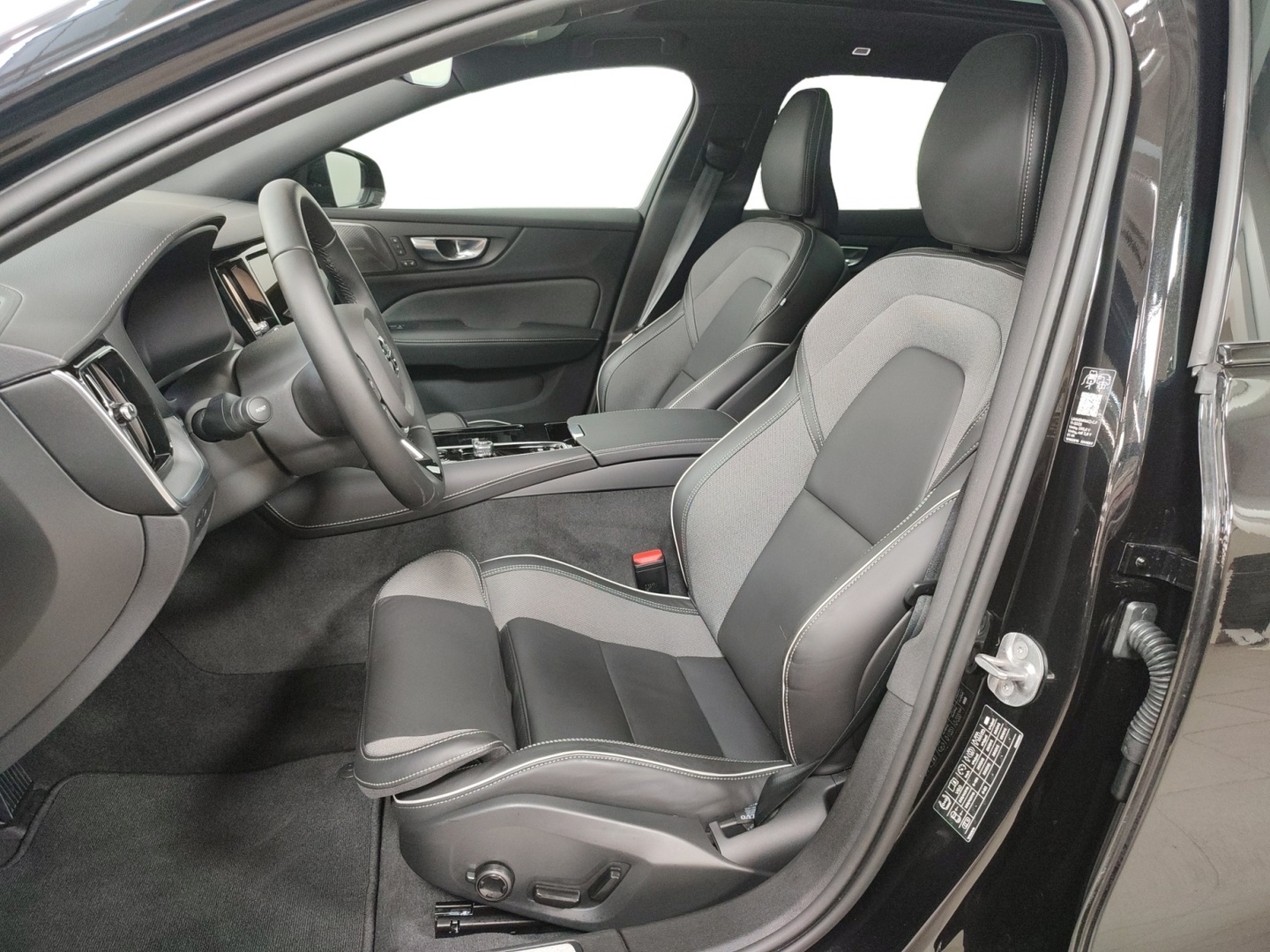 VOLVO V60 2026