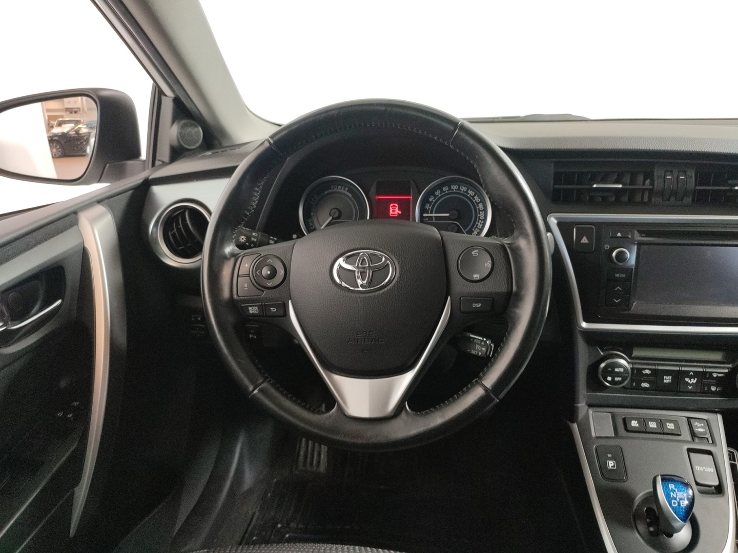 TOYOTA Auris 2013