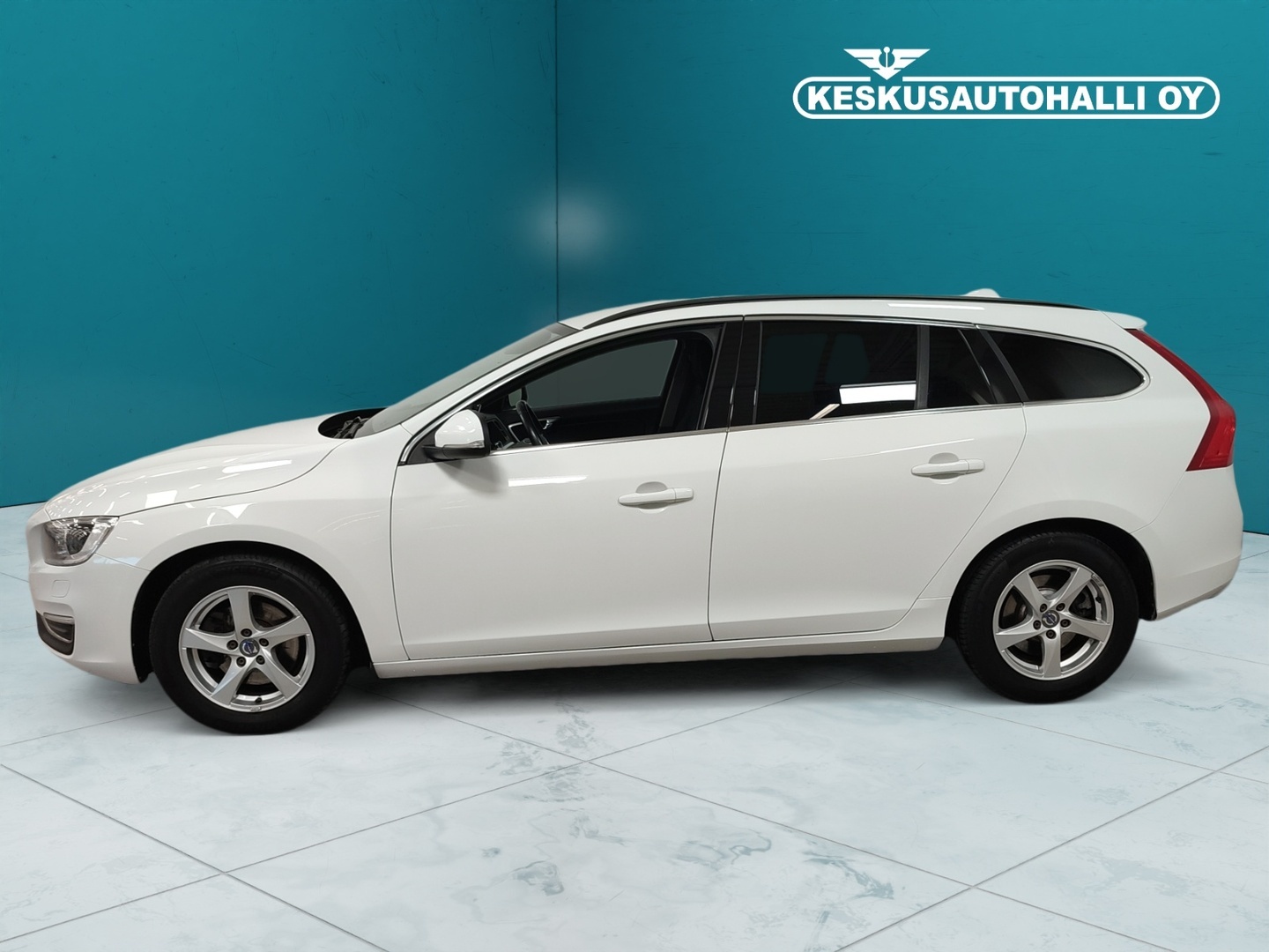 VOLVO V60 2016