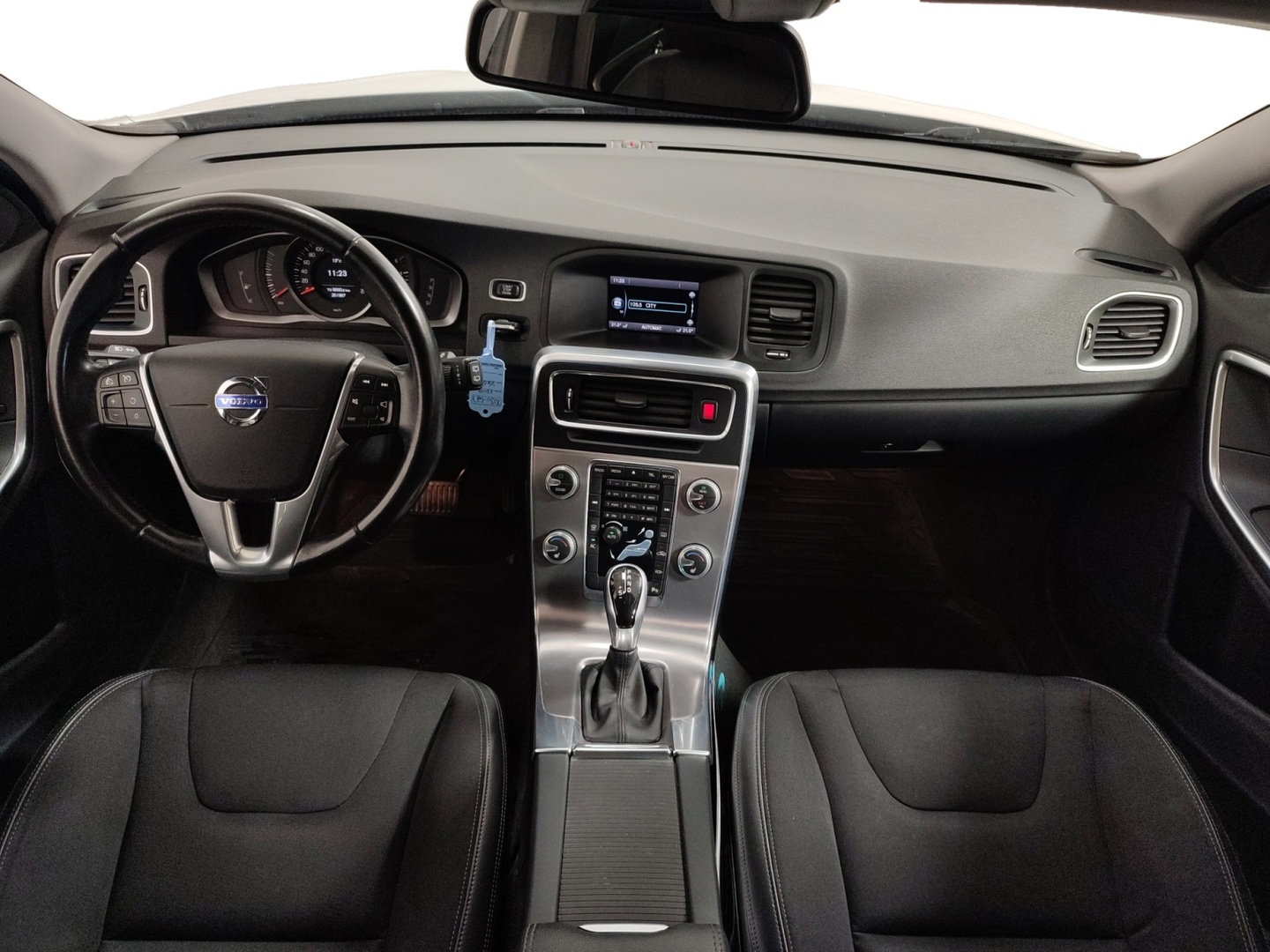 VOLVO V60 2016