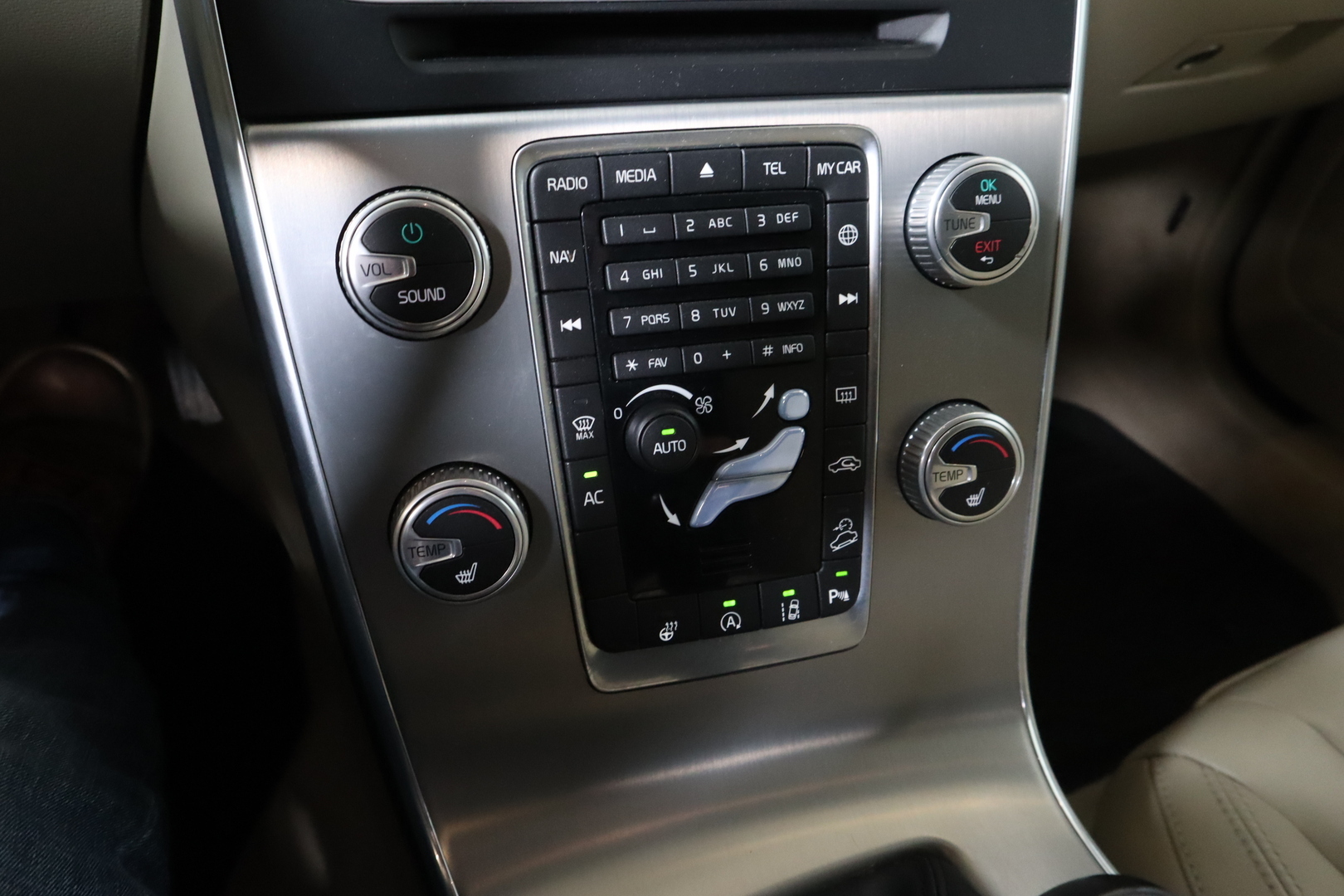 VOLVO V60 Cross Country 2017