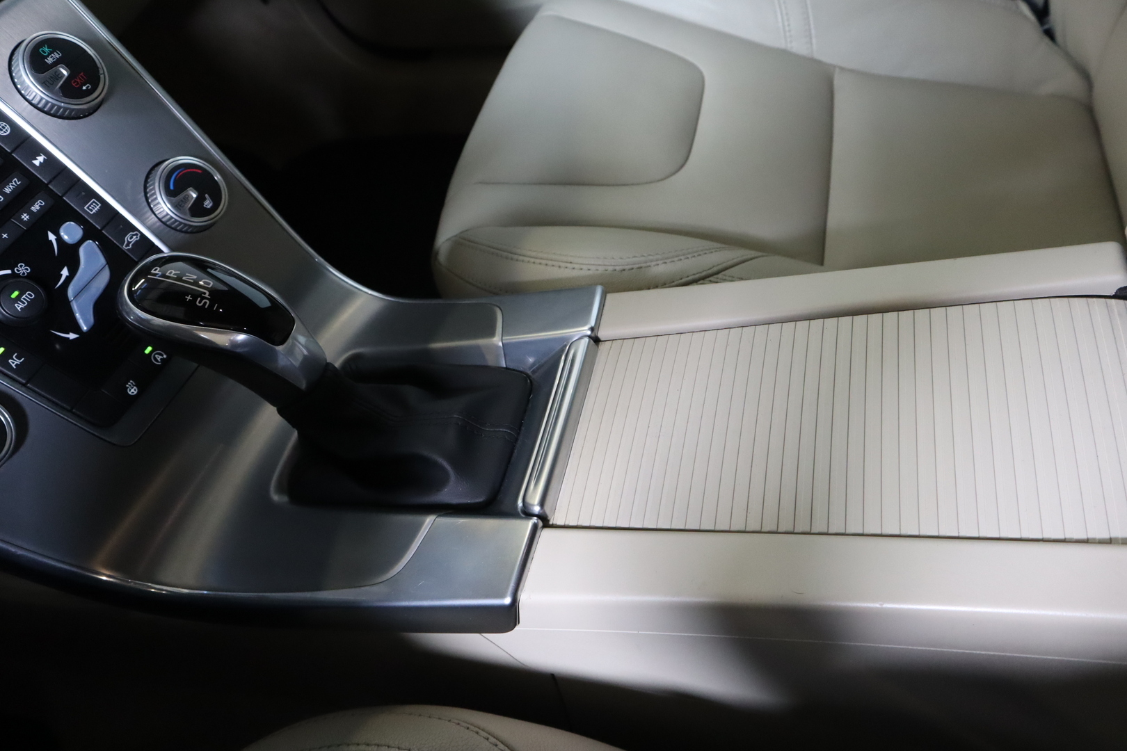 VOLVO V60 Cross Country 2017