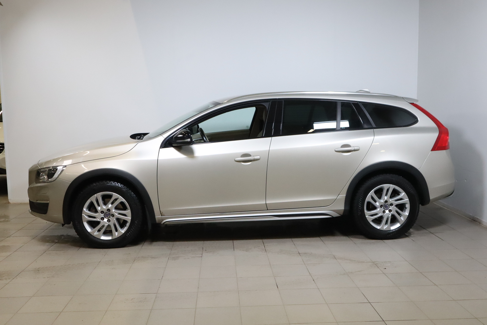 VOLVO V60 Cross Country 2017
