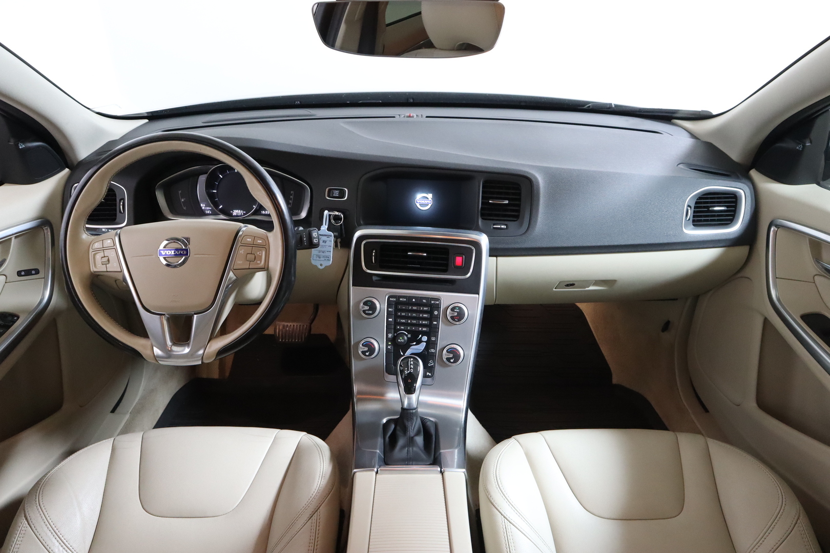 VOLVO V60 Cross Country 2017