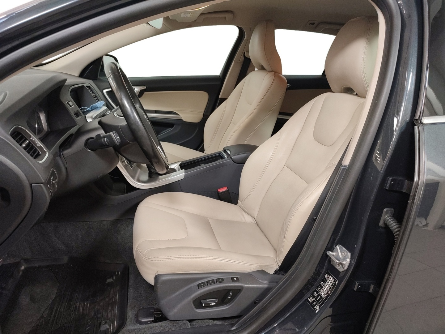 VOLVO V60 2018