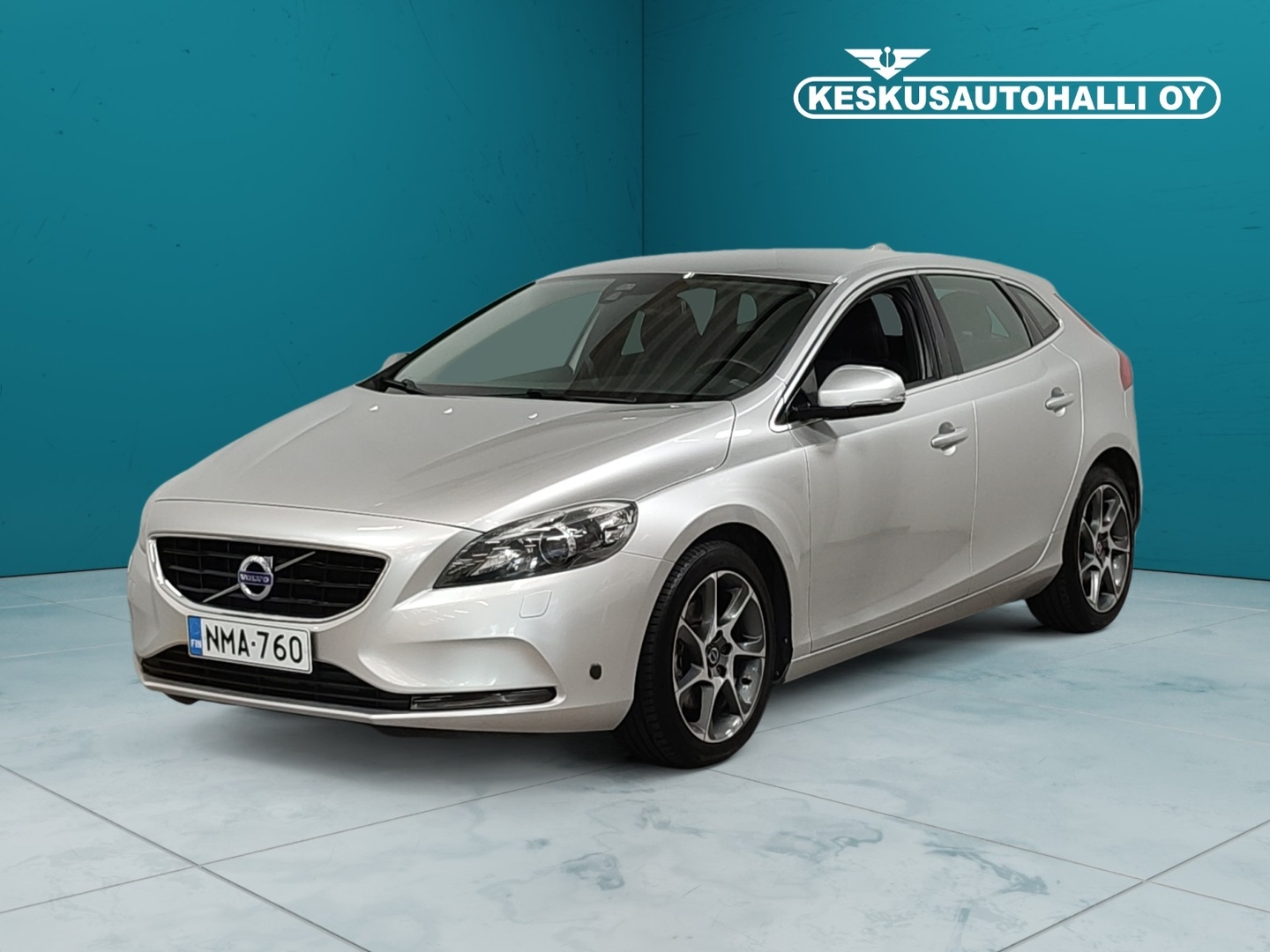 VOLVO V40 2015
