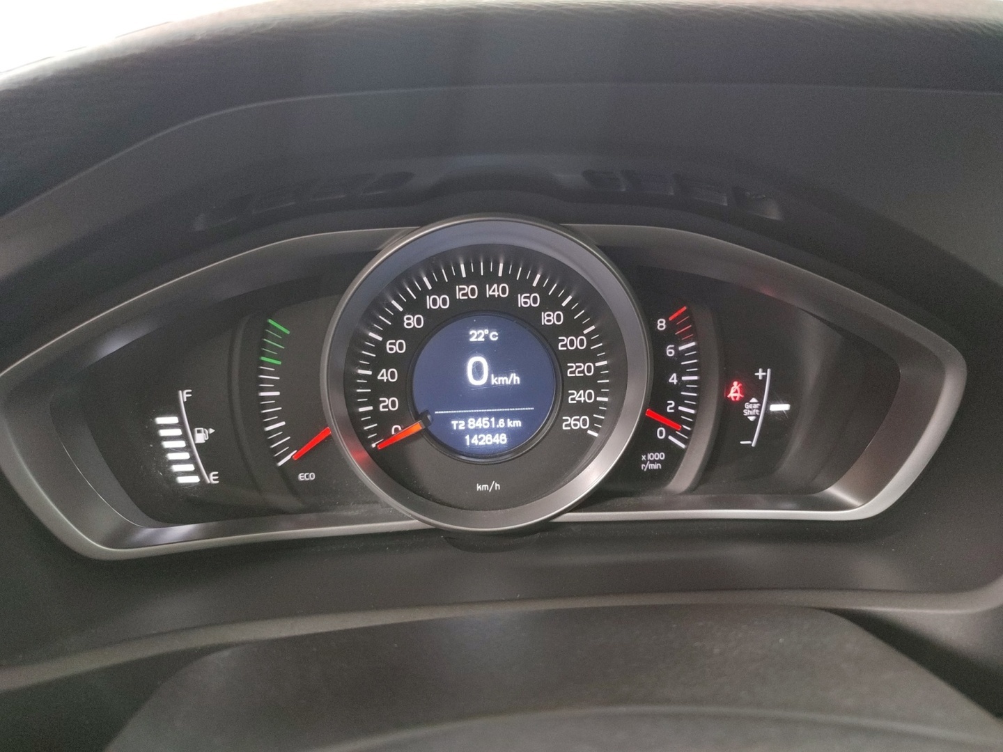 VOLVO V40 2015