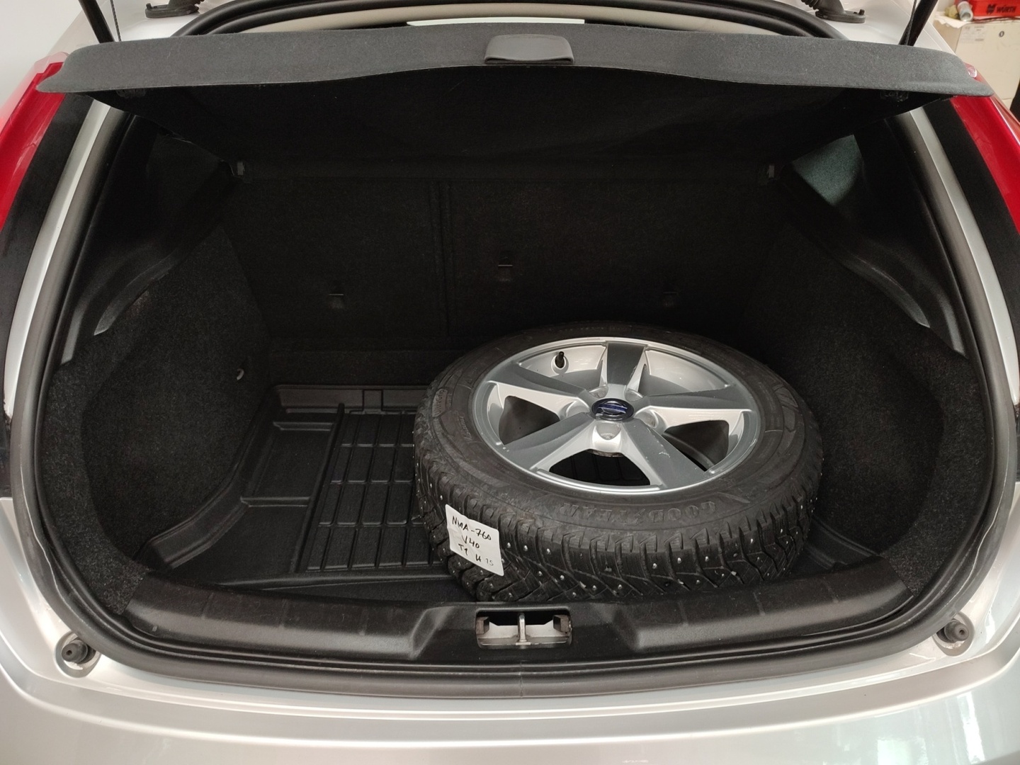 VOLVO V40 2015