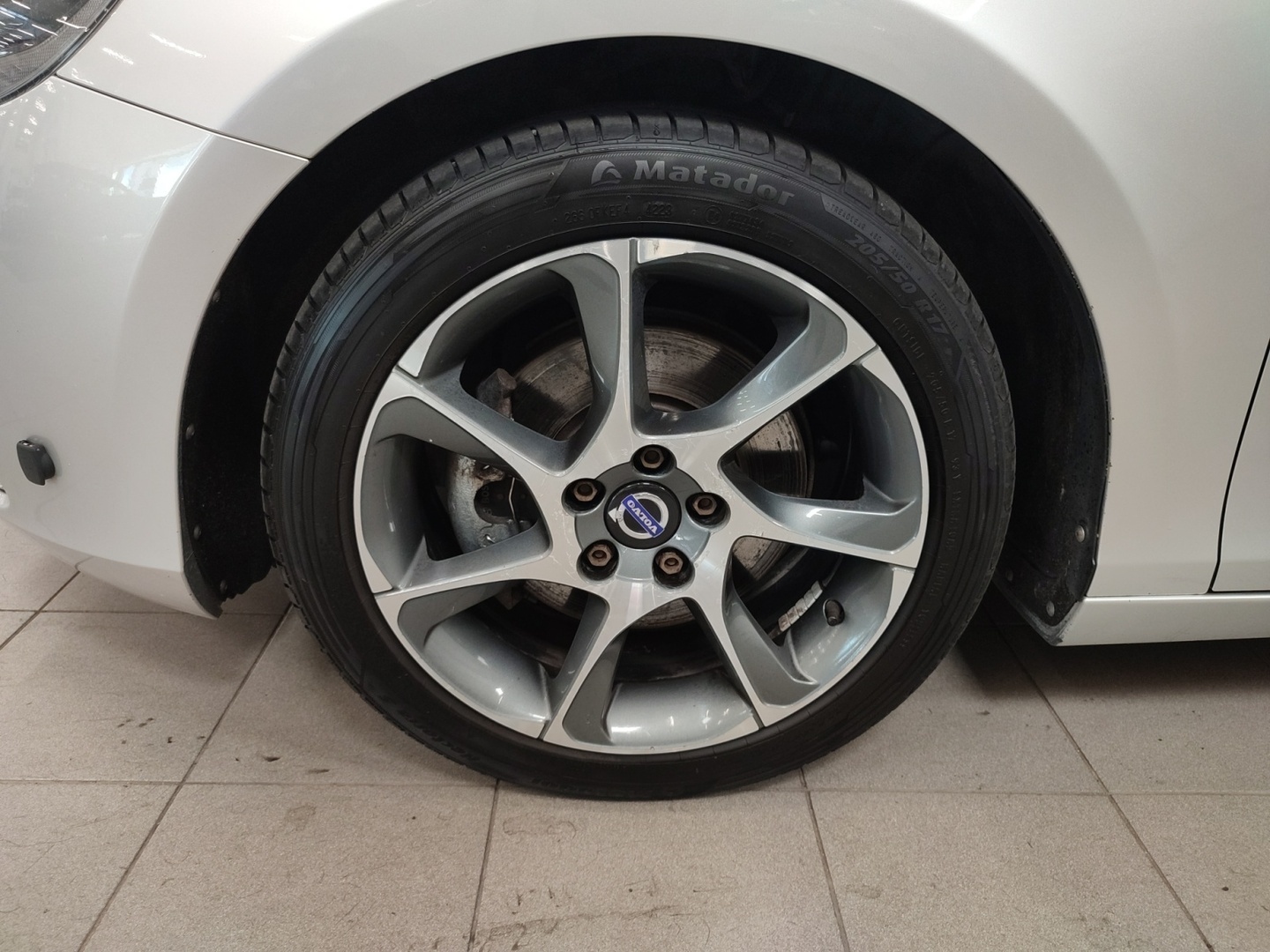 VOLVO V40 2015