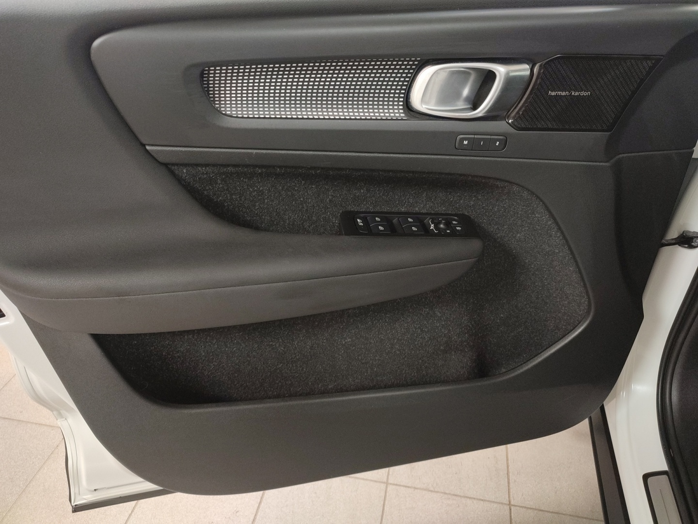 VOLVO XC40 2021