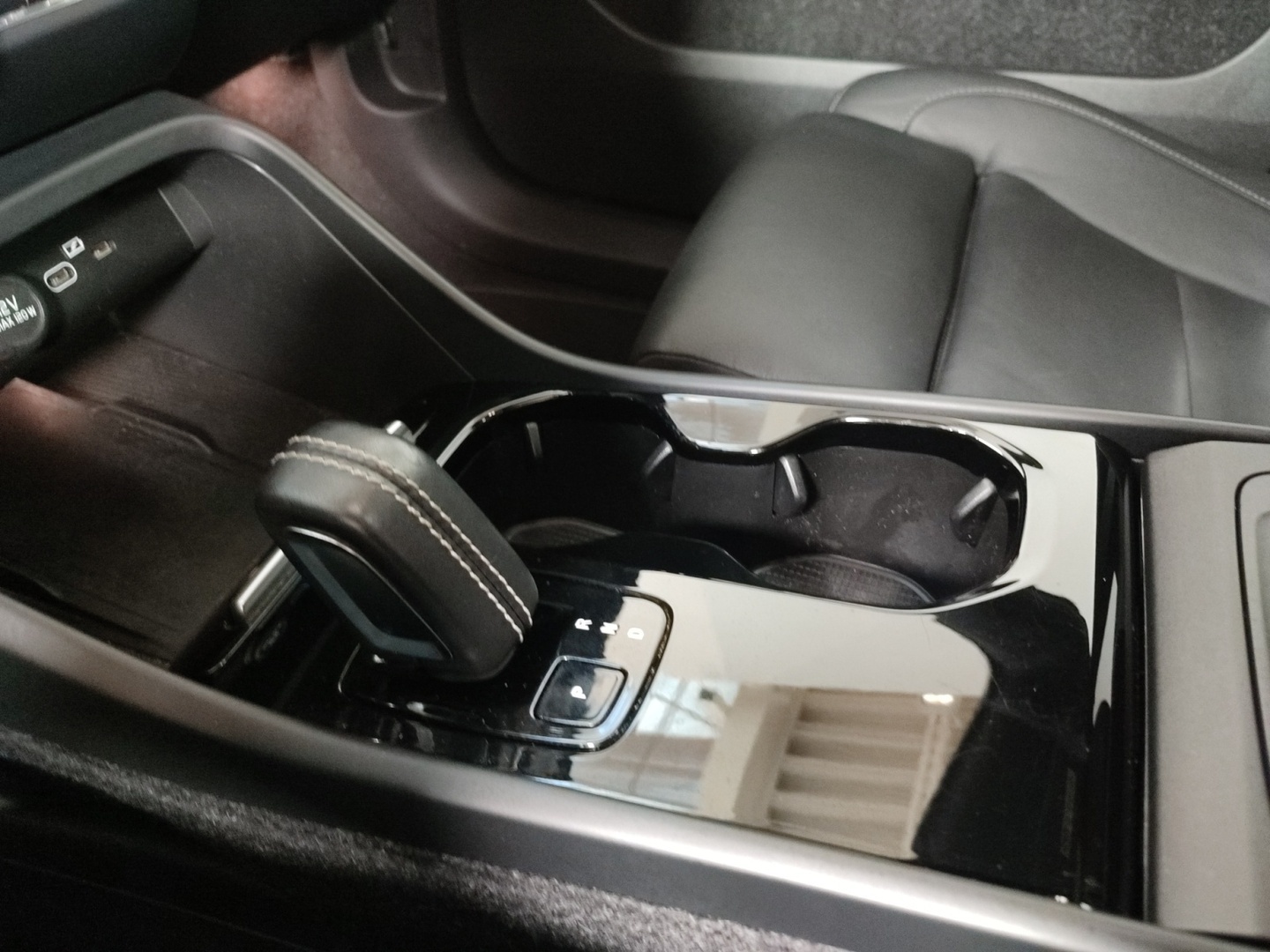 VOLVO XC40 2021