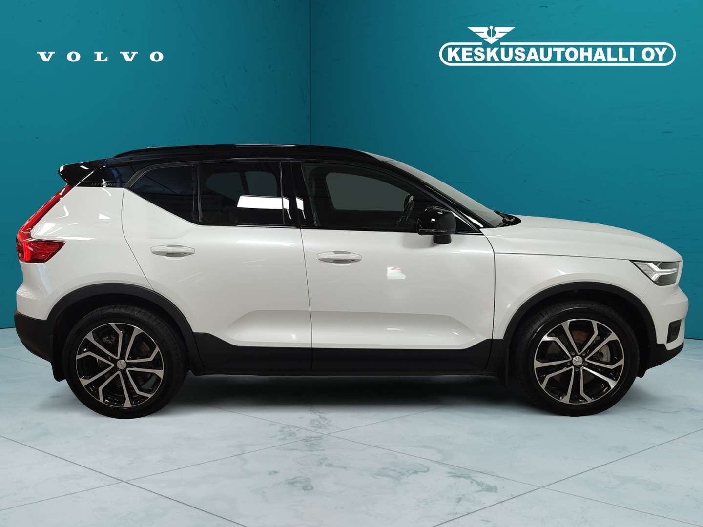 VOLVO XC40 2021