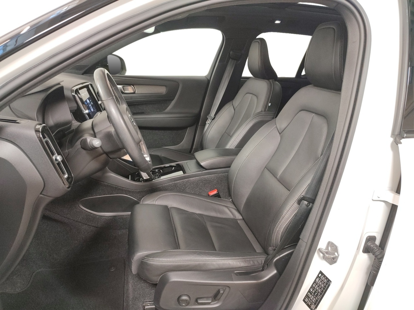 VOLVO XC40 2021
