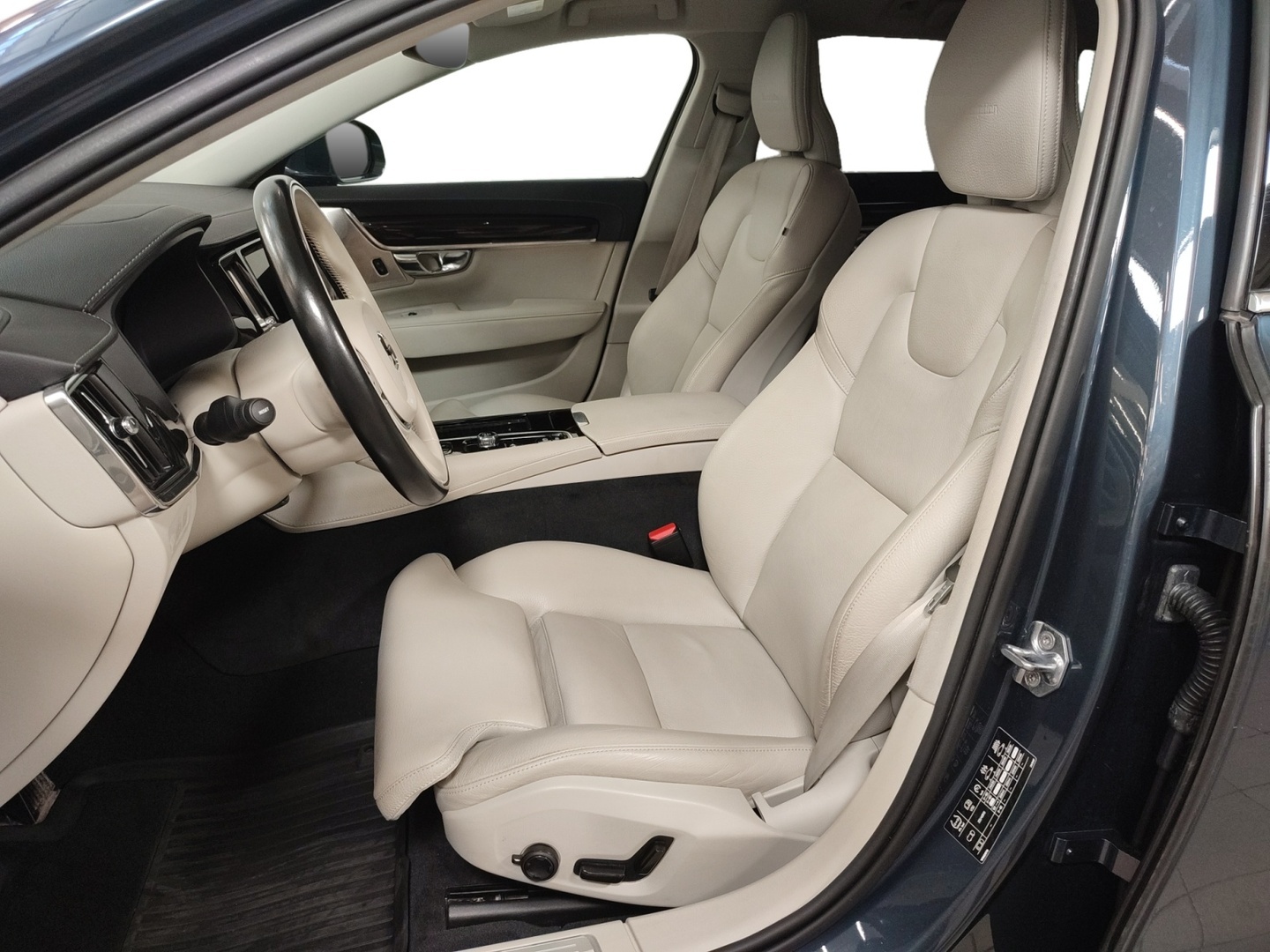 VOLVO V90 2020