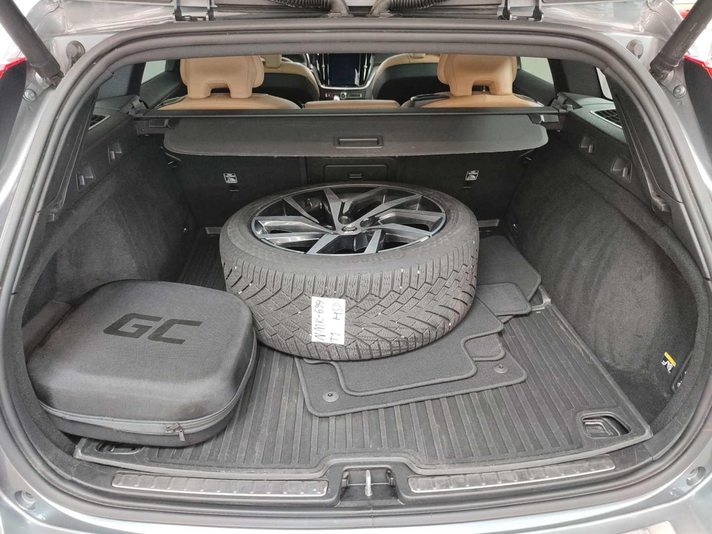 VOLVO V60 2019