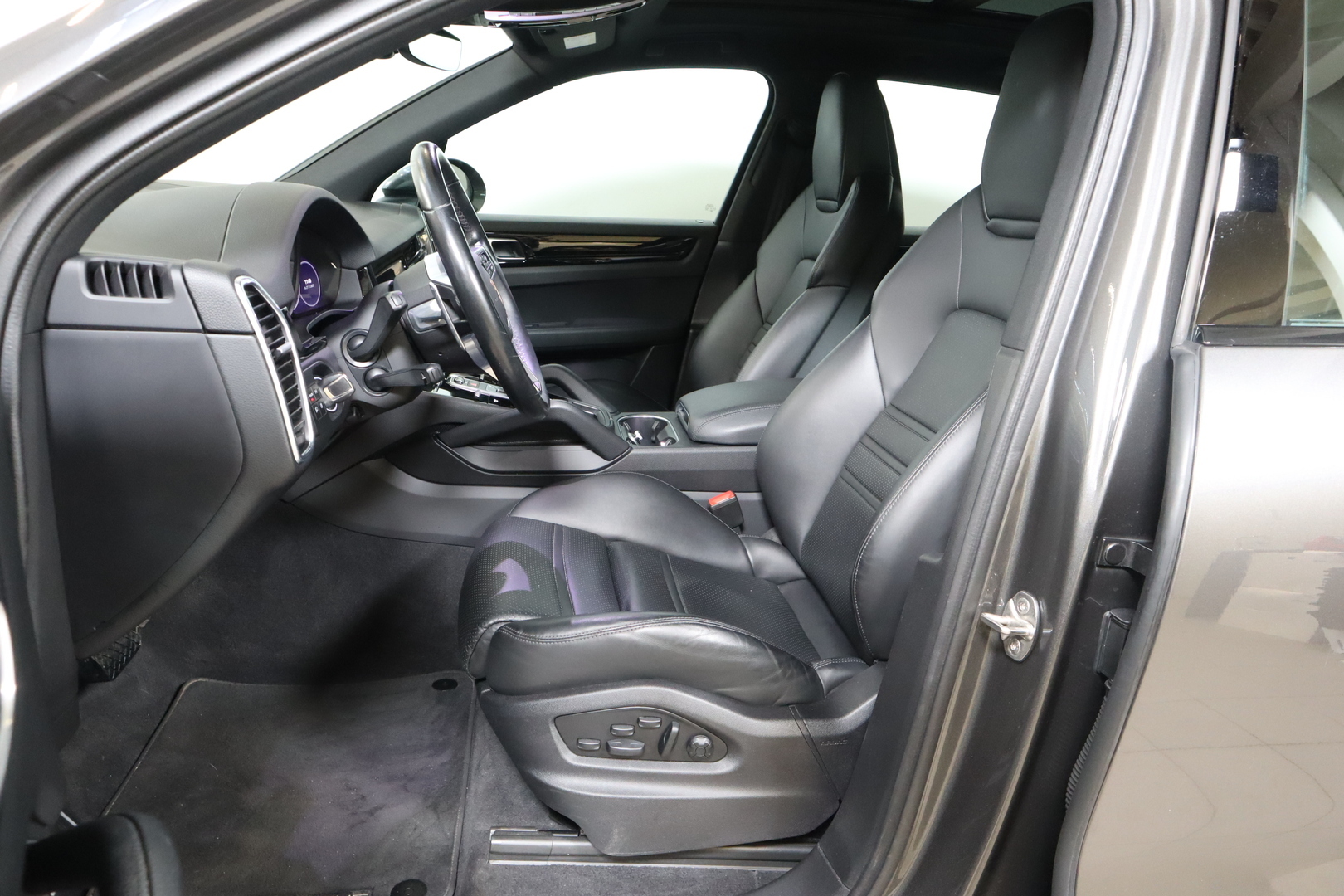 PORSCHE Cayenne 2022