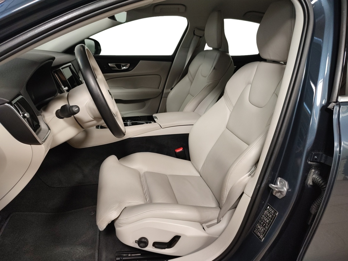 VOLVO S60 2022