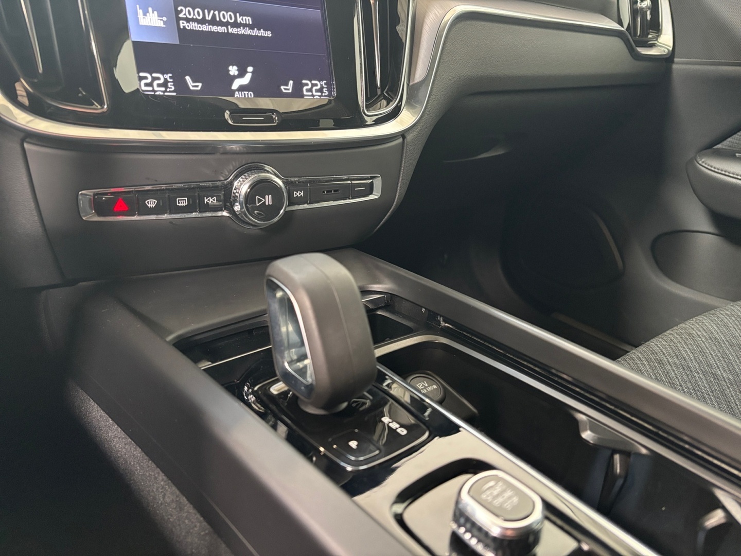 VOLVO V60 2022