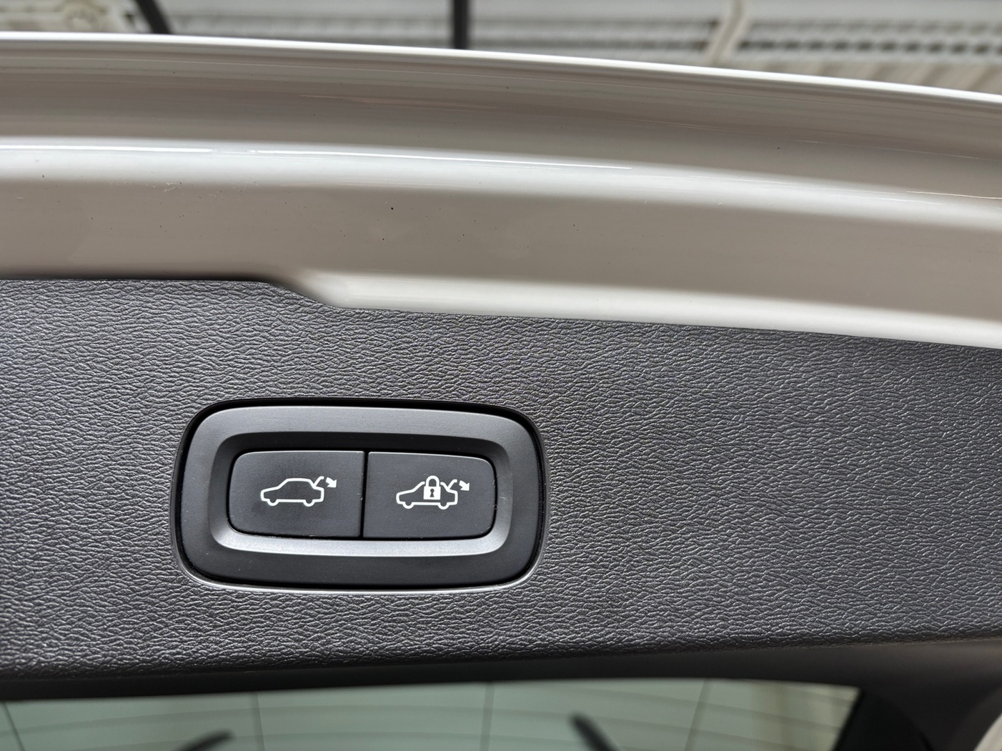 VOLVO V60 2022