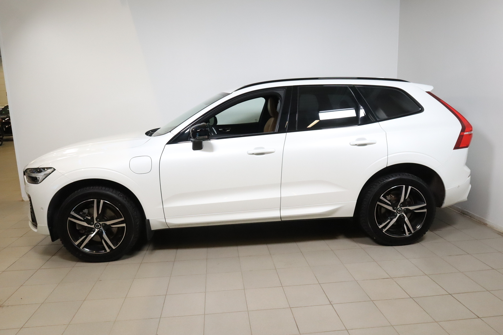 VOLVO XC60 2023