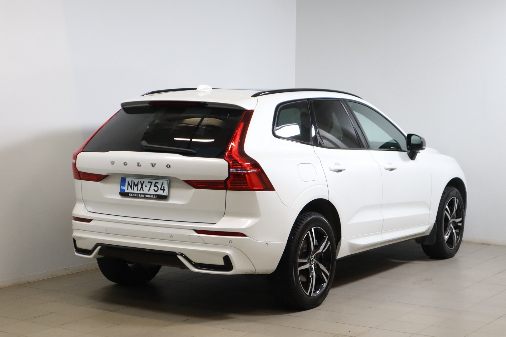 VOLVO XC60 2023