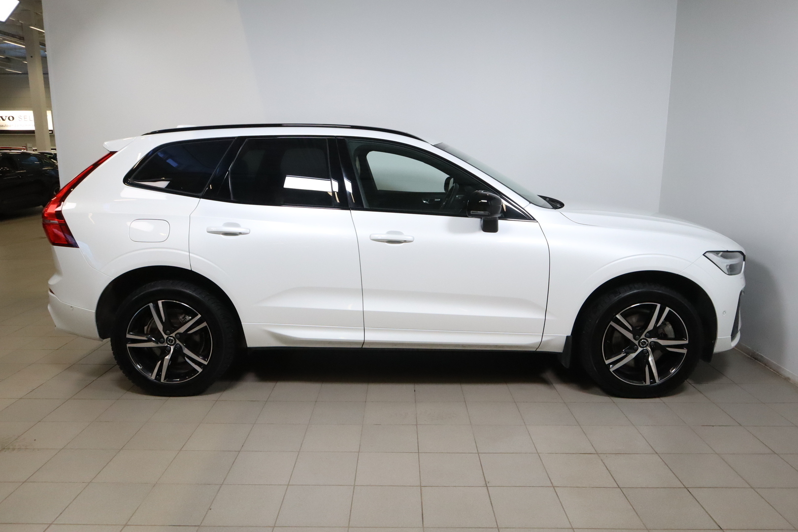 VOLVO XC60 2023