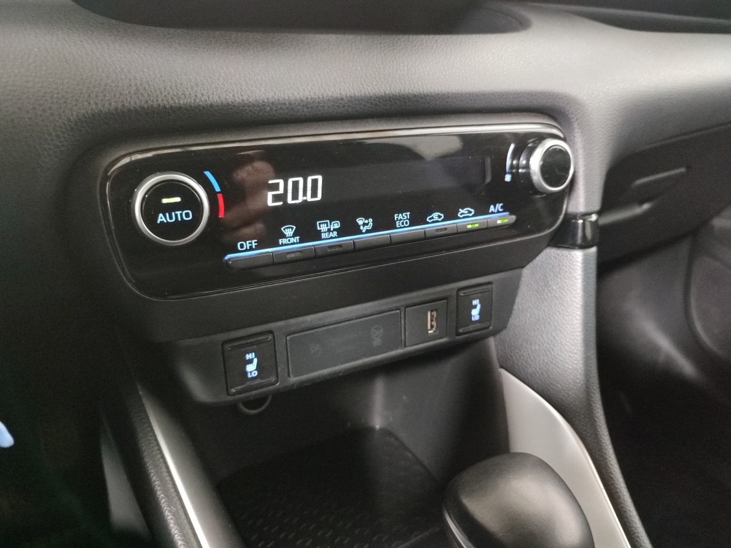 TOYOTA Yaris 2021