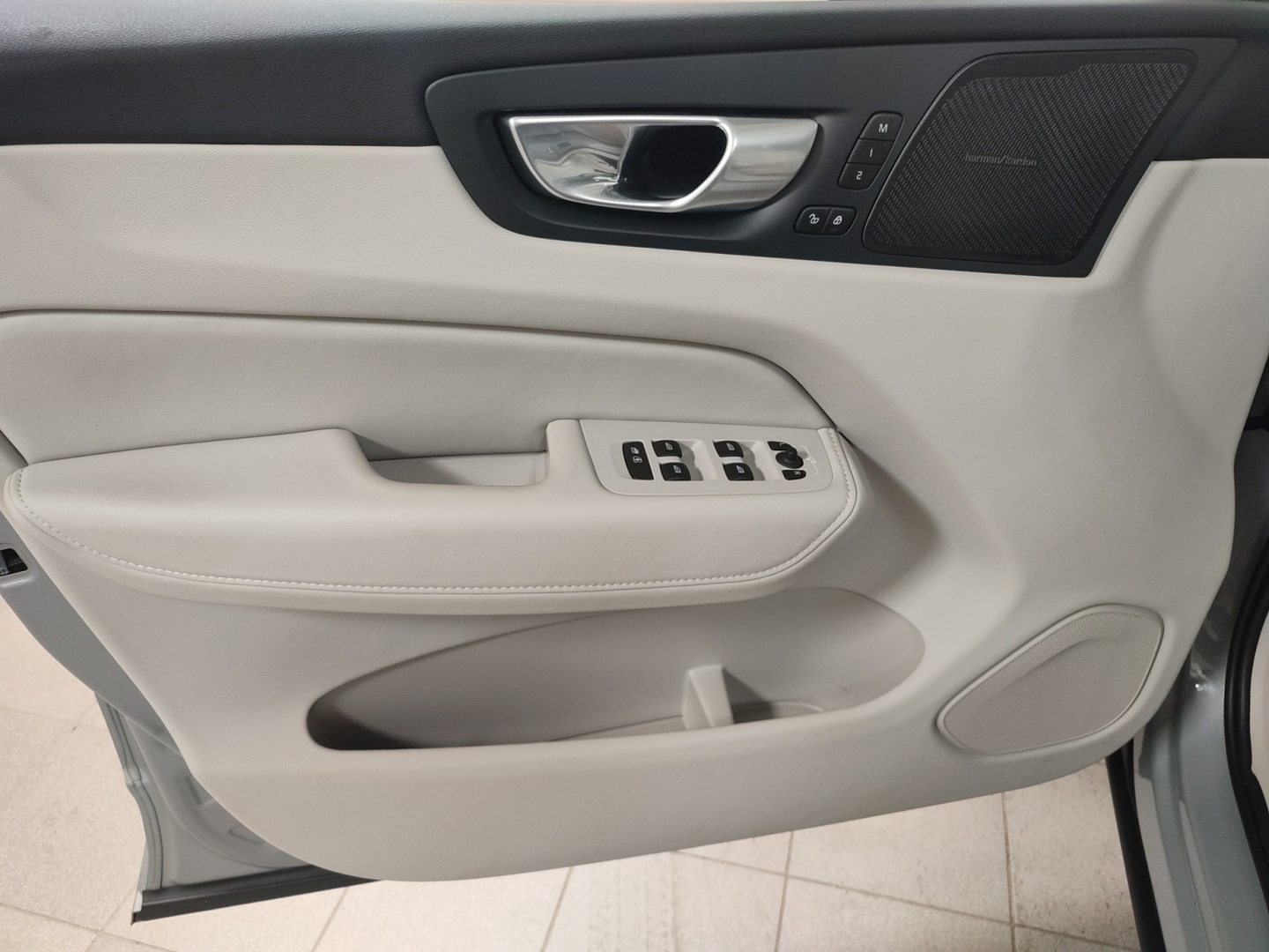 VOLVO XC60 2024