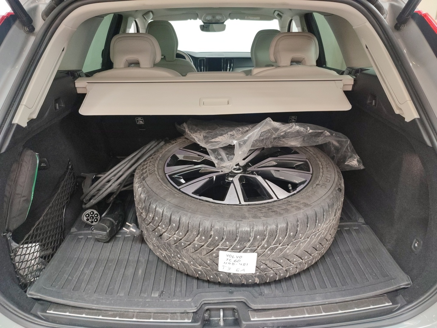 VOLVO XC60 2024