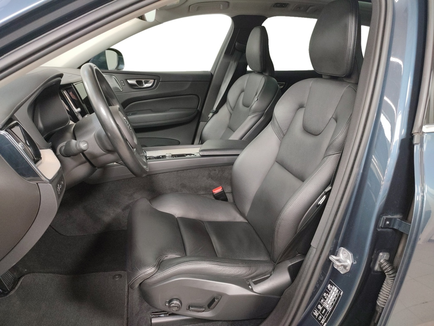 VOLVO XC60 2021
