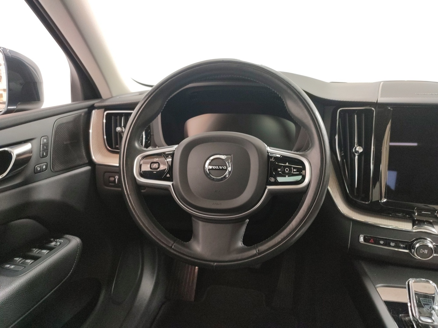 VOLVO XC60 2021
