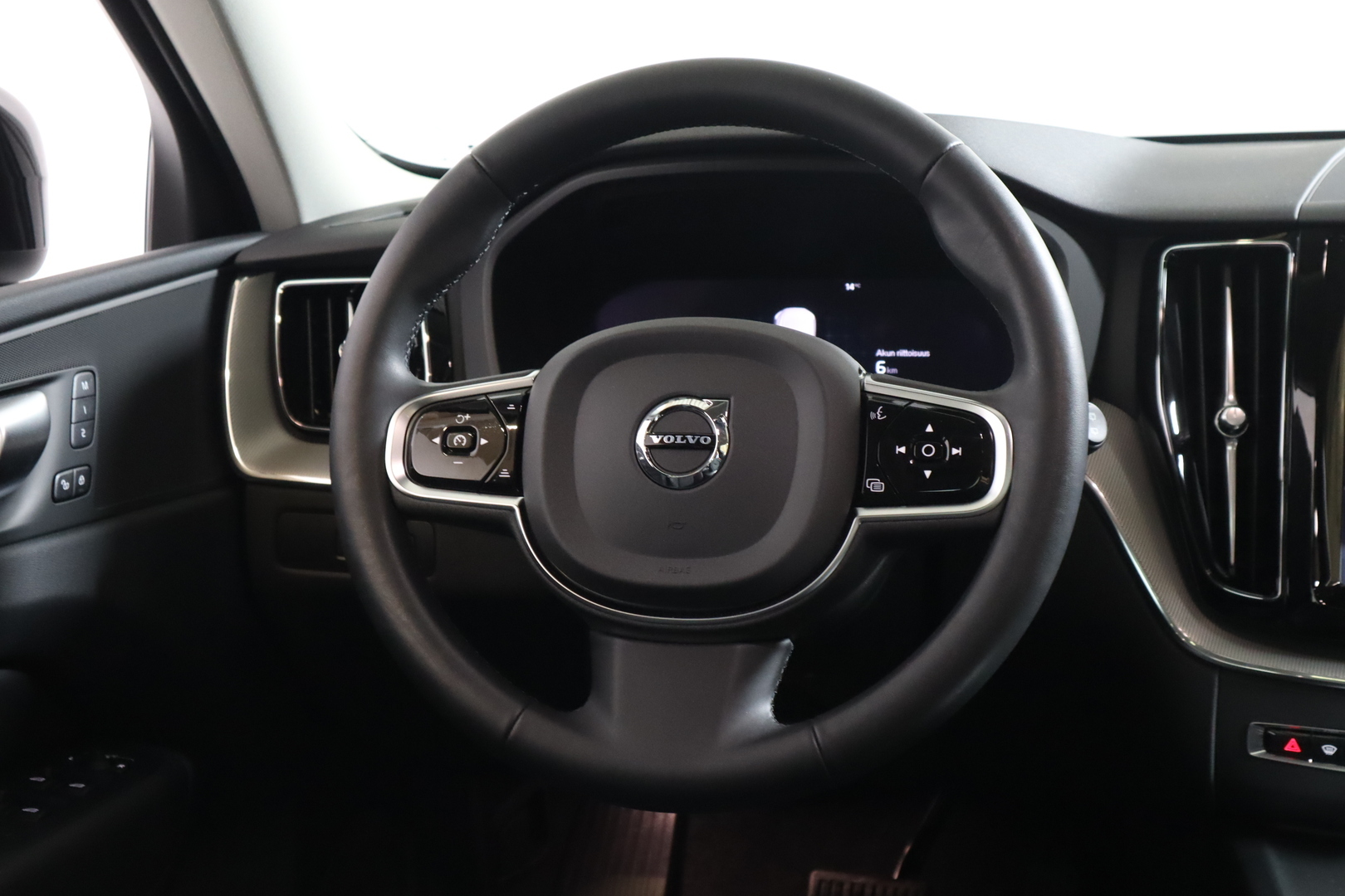VOLVO XC60 2024