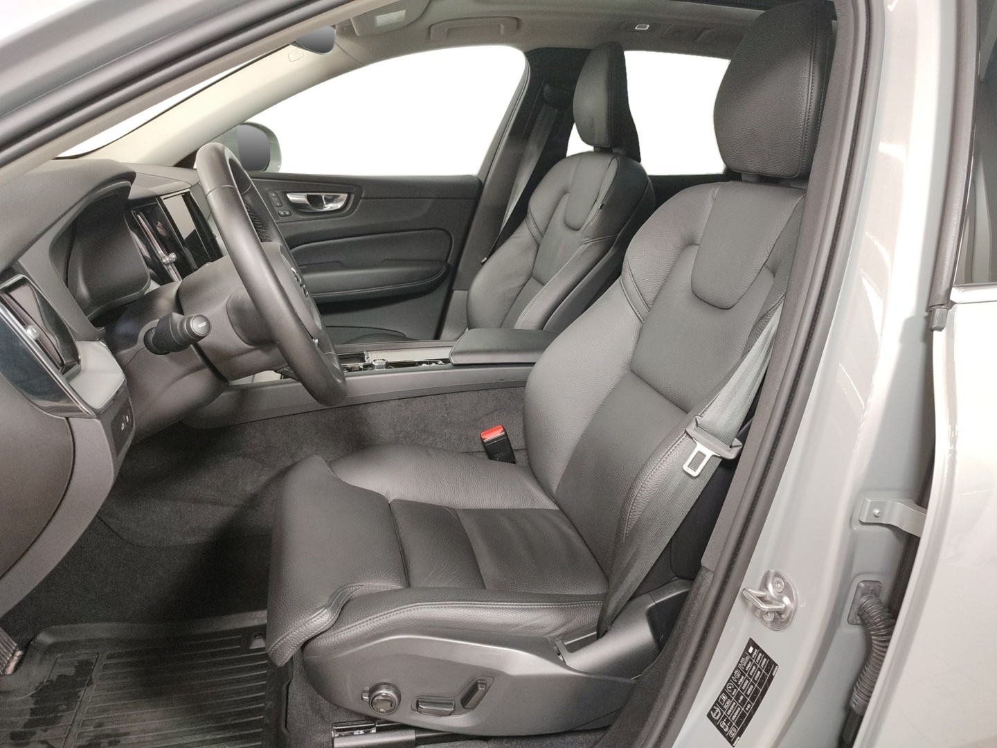 VOLVO XC60 2025