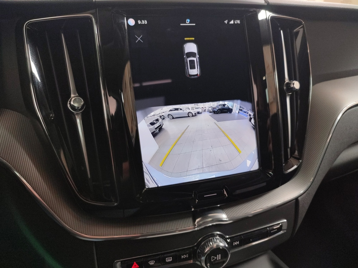 VOLVO XC60 2025