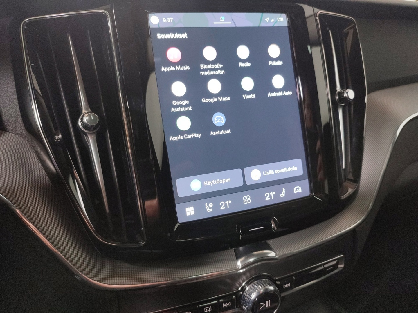 VOLVO XC60 2025