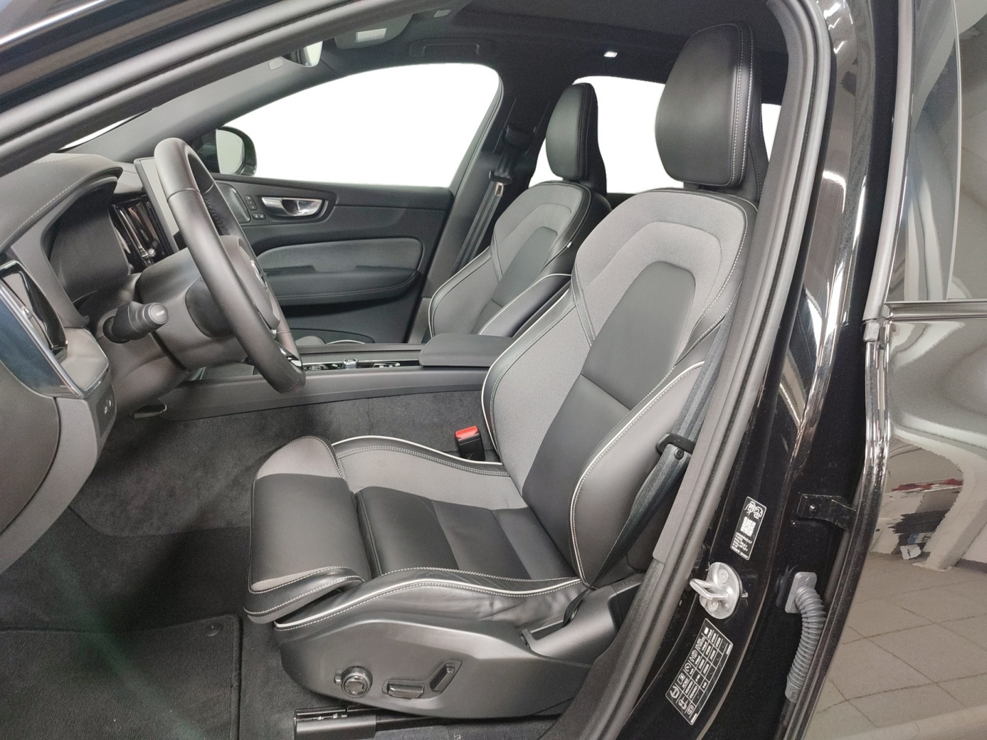 VOLVO XC60 2026