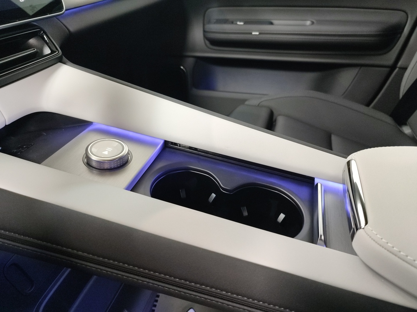 POLESTAR 4 2026